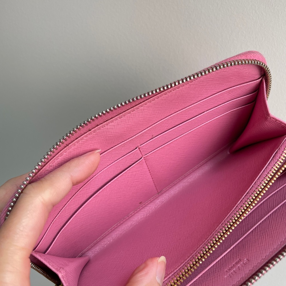 Authentic Prada Saffiano zippy wallet - Picture 13 of 16